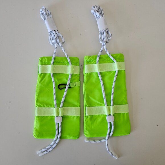 2 x NWT LULULEMON SEAWHEEZE ABTH Neon Green Play Forward Crossbody Bag 4.1"x7.8" - Picture 2 of 9